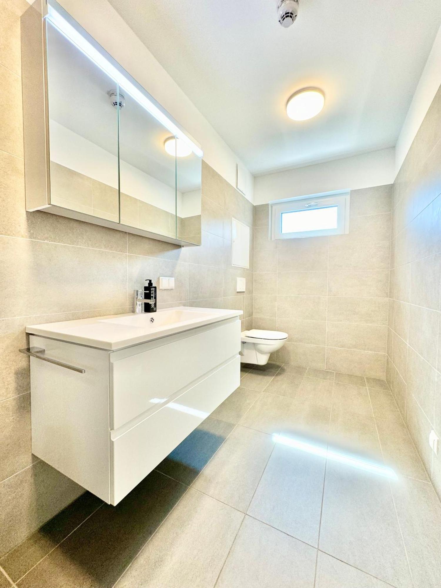 Stylische Wohnung Mit Balkon Vienna Esterno foto